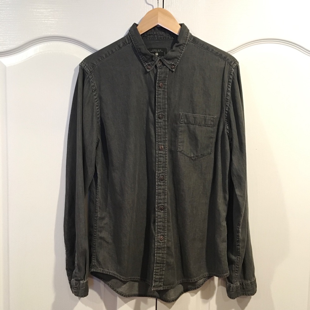 ZARA men's black wash denim button-up (L)